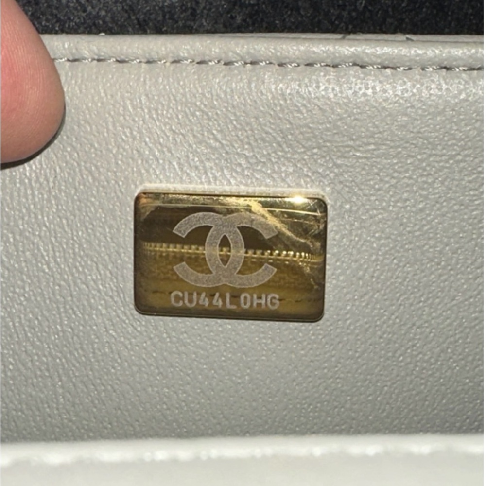 Chanel mini classic flap. Worn once. - Picture 4 of 8